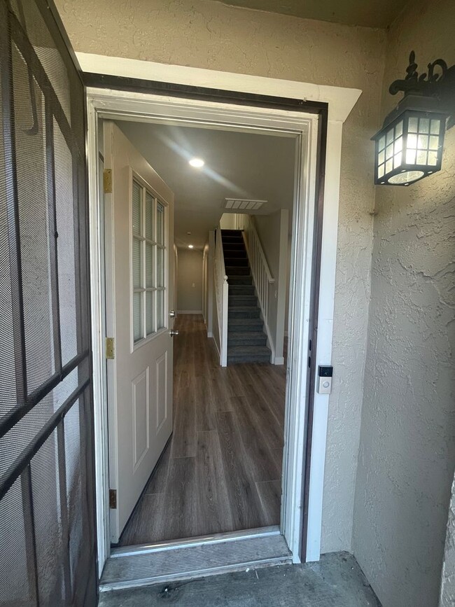 Building Photo - Newly Remodeled 5 Bedroom 3 Bath Home in C...