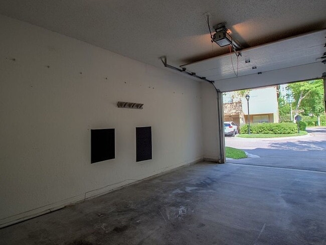 Building Photo - 1001 Normandy Trace Rd