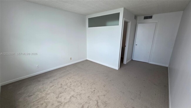 Building Photo - 18151 NE 31st Ct