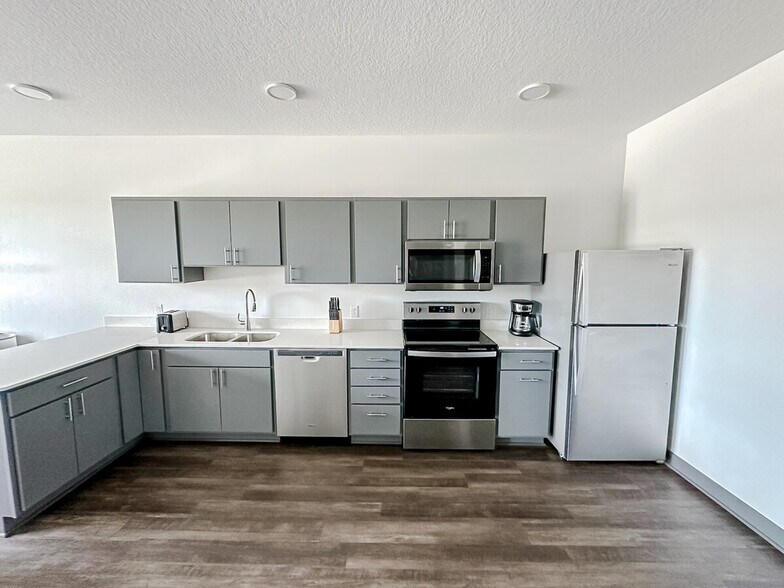 Building Photo - 1261 8th St