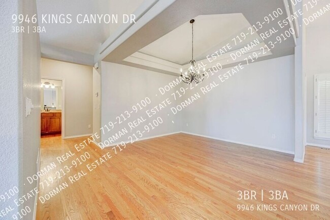 Building Photo - 9946 Kings Canyon Dr