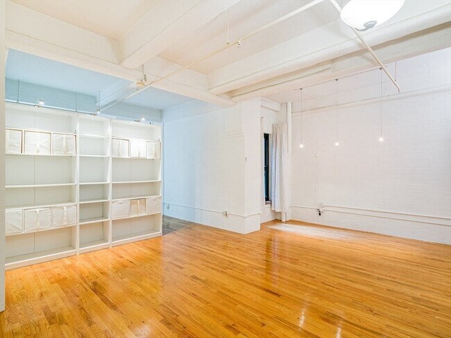 Building Photo - 42 Chauncy St