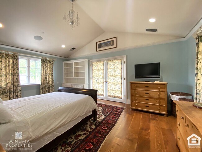 Building Photo - Stunning Furnished Eastside Home