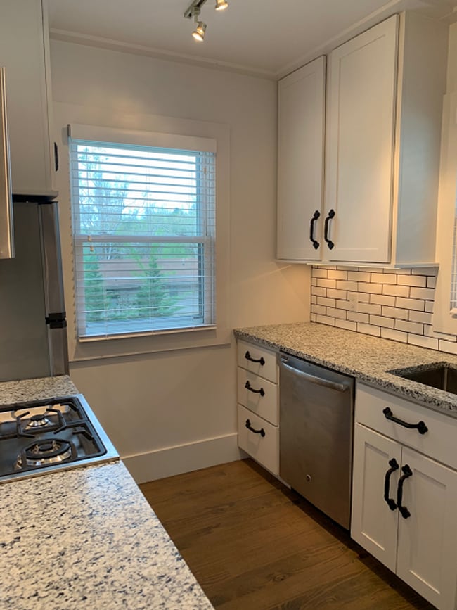 Building Photo - Duplex close to W&L Law School