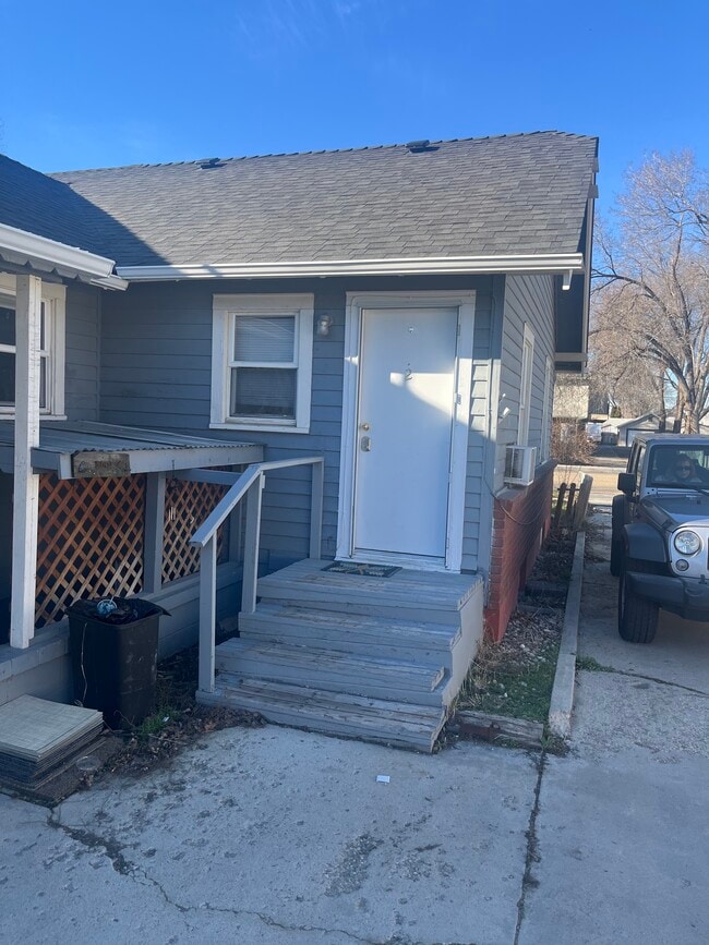 Primary Photo - 412 15th Ave S