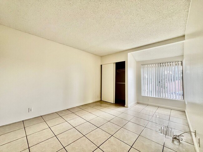 Building Photo - 6840 Bear River Row