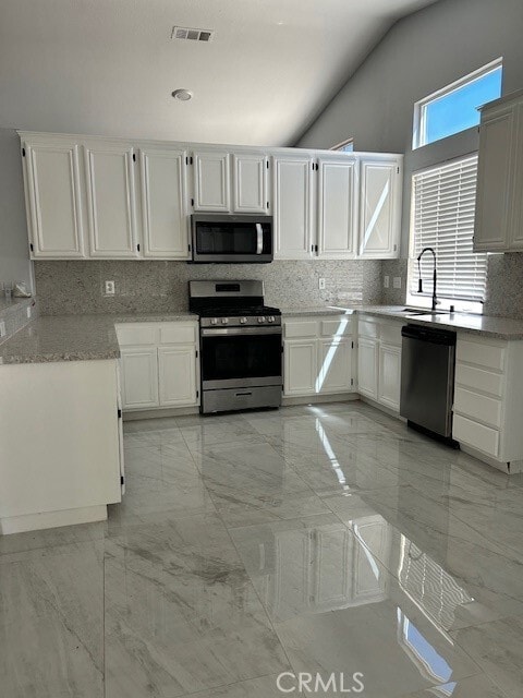 Building Photo - 13250 Ivanpah Rd