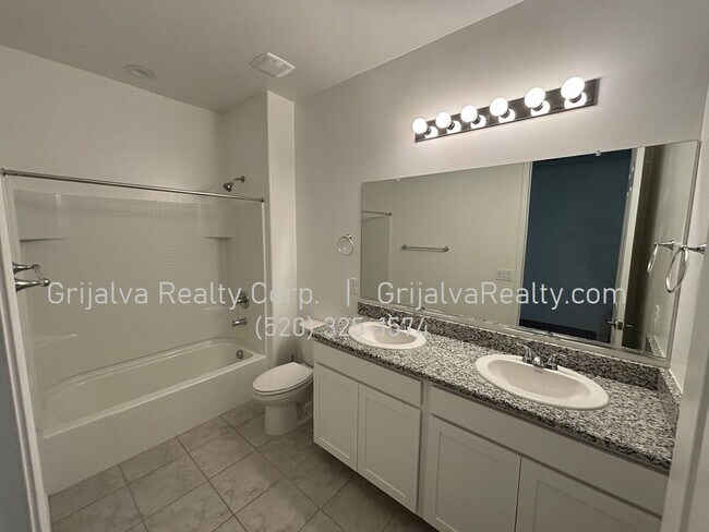 Building Photo - Beautiful 4 Bedroom, 3 Bath Star Valley Ho...