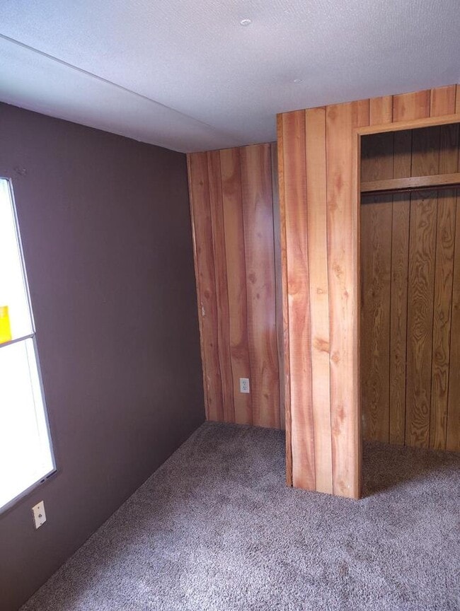 Building Photo - 4000 Alpine Pkwy