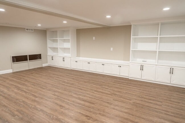 Building Photo - 4Bd/2.5Ba Seattle House