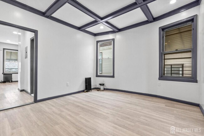 Building Photo - 211 N 13th St