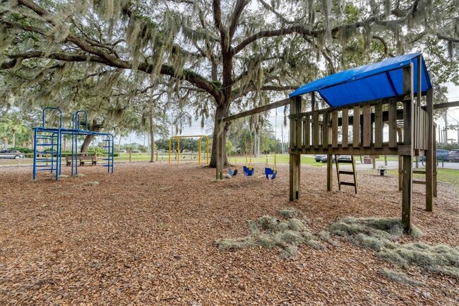 Building Photo - 5220 Willow Links