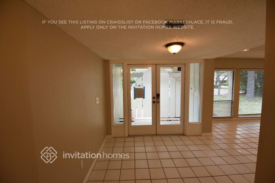 Building Photo - 204 W Ridgewood Ct