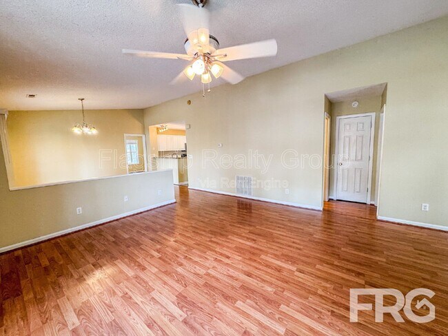 Building Photo - 3306 Mulberry Ln