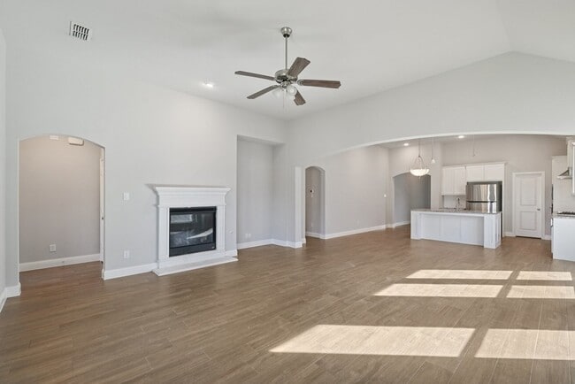 Building Photo - 1709 Everitt Trail