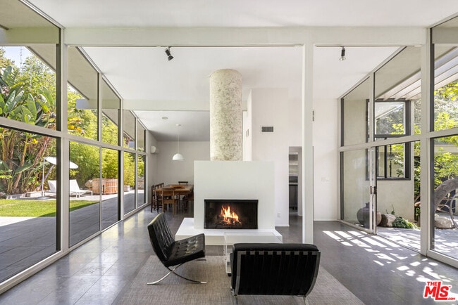 Building Photo - 30611 Las Estrellas Dr