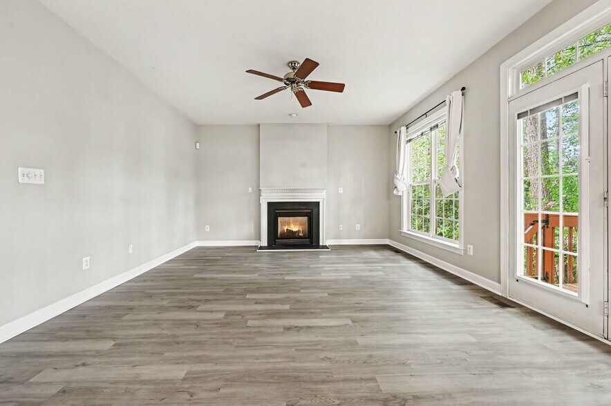 Building Photo - 1203 Fairfax Woods Dr