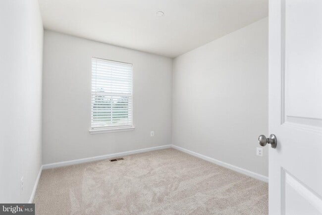 Building Photo - 63 Arsberg Dr