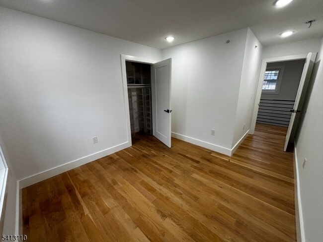 Building Photo - 81 N Clinton St