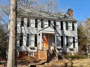 Building Photo - 193 Heather Dr