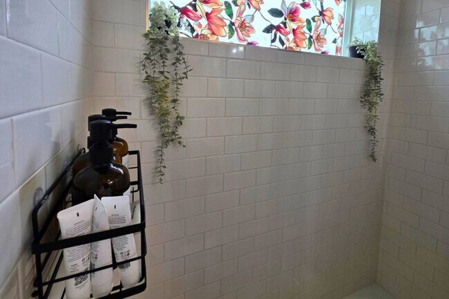 Building Photo - 5342 Donovan Gdns Ln