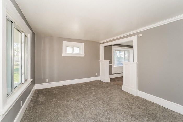 Building Photo - 788 Saxon Ave