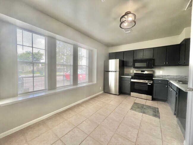 Building Photo - 6702 Tamar Dr