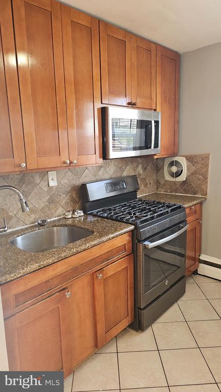 Building Photo - 529 McKinley St