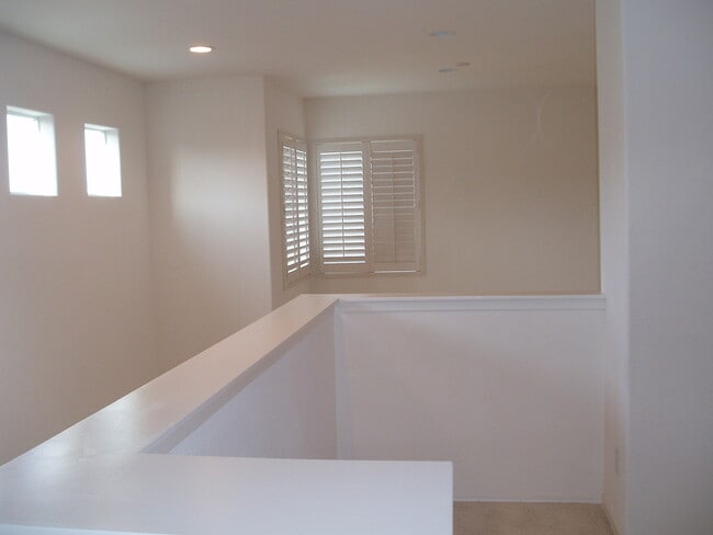 Building Photo - European Parc II