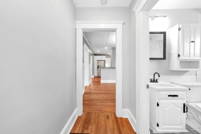 Building Photo - 36 Marshall St