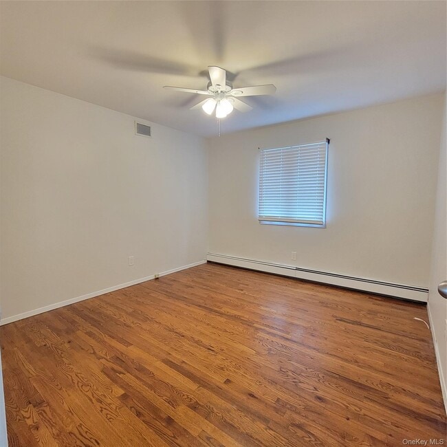 Building Photo - 571 Nassau Blvd