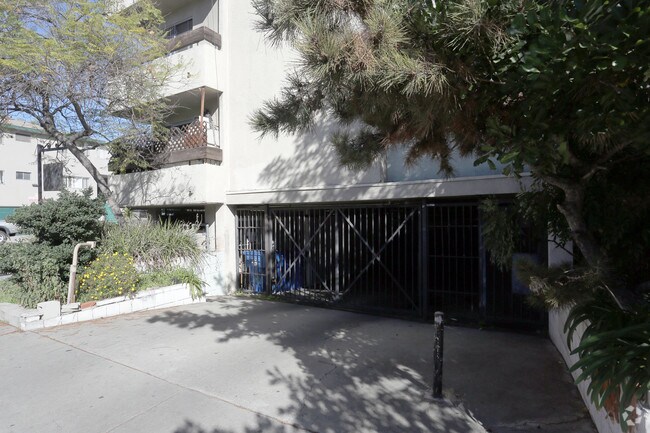 Building Photo - 400 S Hobart Blvd