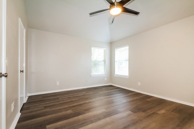 Building Photo - 3905 Penny Dr