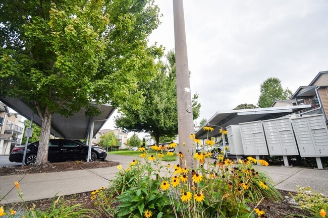 Building Photo - Beautiful 2 BR 2 BA Condo! Beautifully Updated! W/S/G is included.