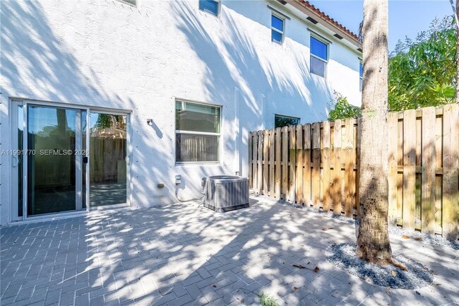 Building Photo - 5354 Ellery Terrace