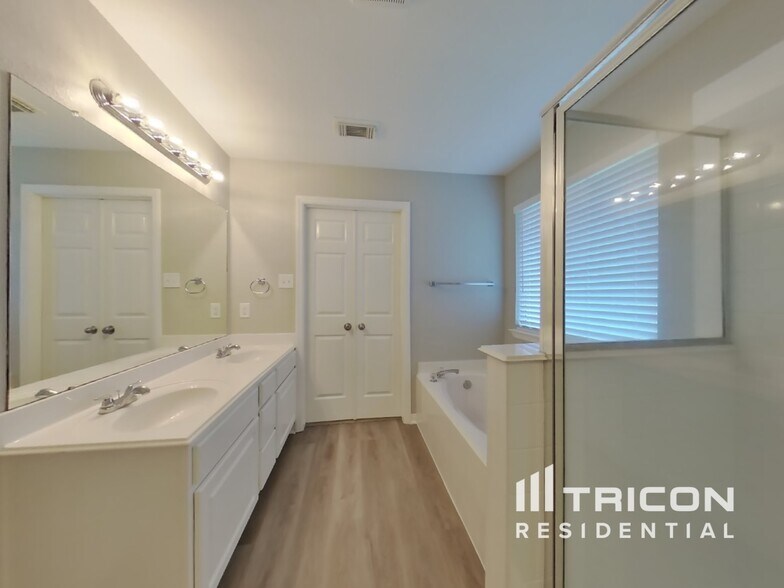 Building Photo - 2306 Hunter Park Ct
