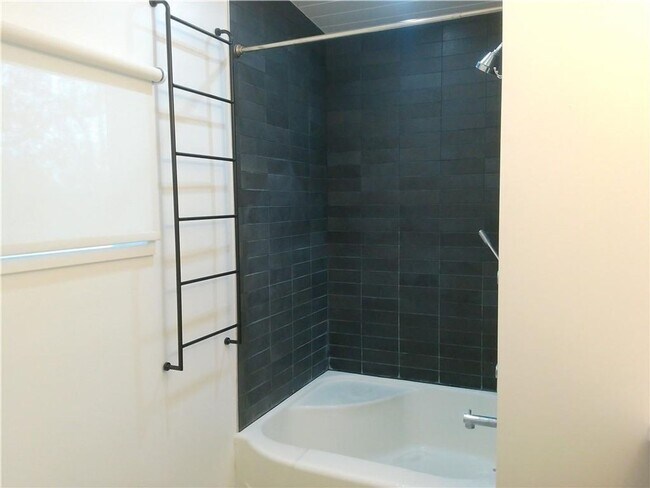 Building Photo - 219 Purl Pl