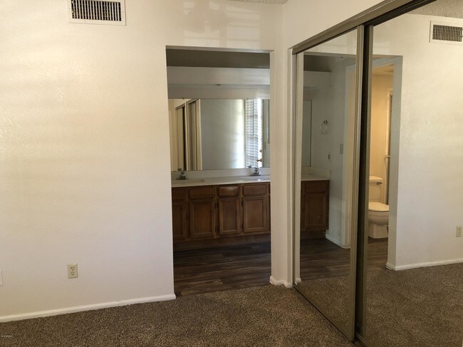 Building Photo - 5533 W Cholla St