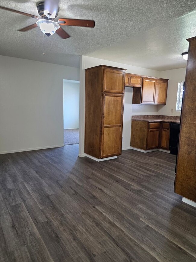 Building Photo - 7217 Cranbrook Ave