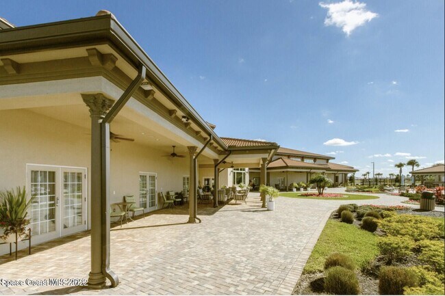 Building Photo - 2746 Spur Dr