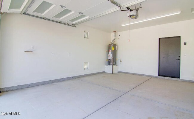 Building Photo - 7748 N 13th Pl