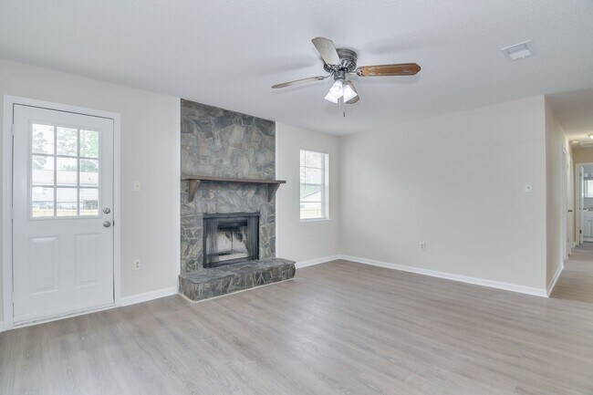 Building Photo - Brick Ranch in Columbia County