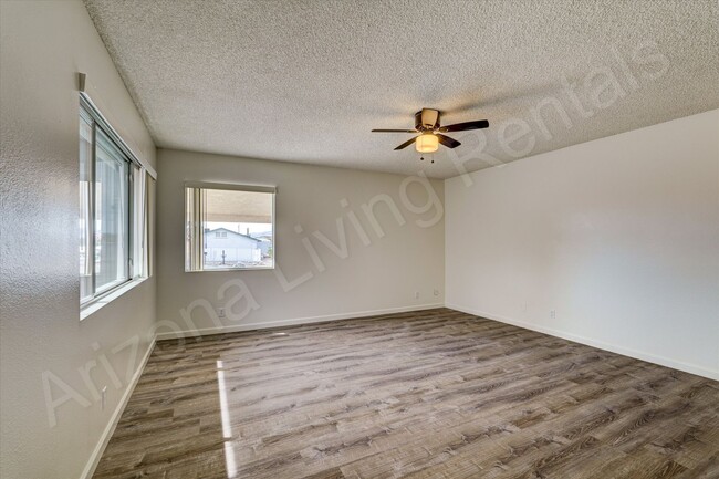 Building Photo - SAND870