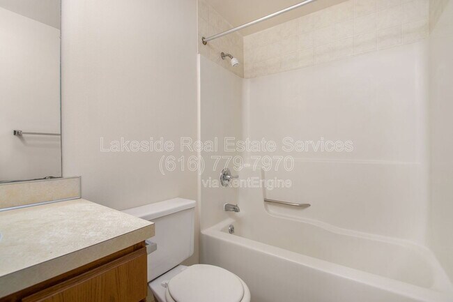 Building Photo - 2908 Earle Ave SW