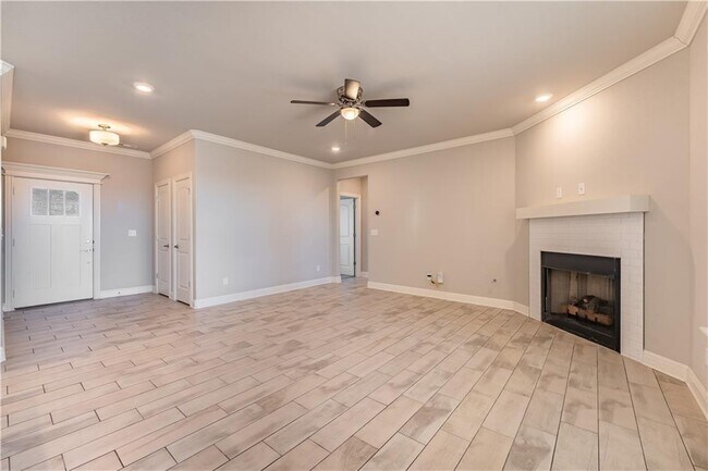 Building Photo - 511 Piper Ln