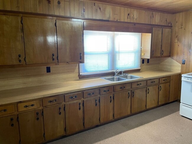 Building Photo - 2 BED, 1 BATH HOME LOCATED IN DENTON!