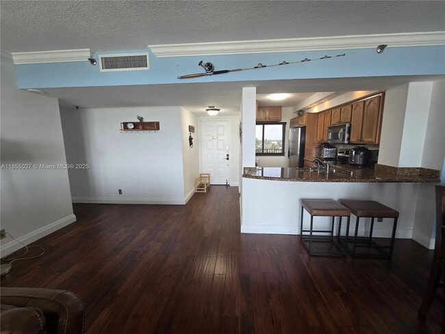 Building Photo - 2300 NE 33rd Ave