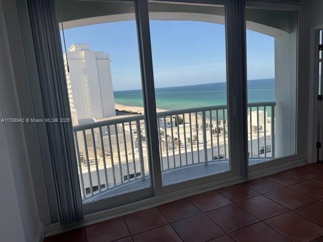 Building Photo - 5401 Collins Ave