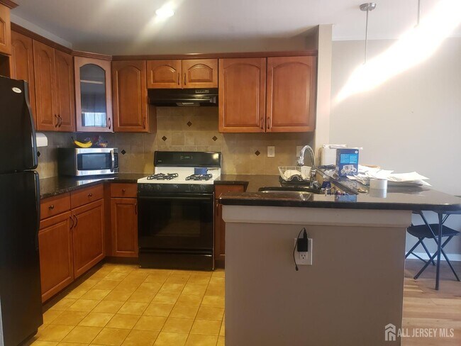 Building Photo - 6062 Cedar Ct