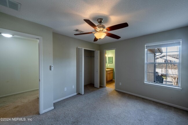 Building Photo - 807 Scrub Jay Dr